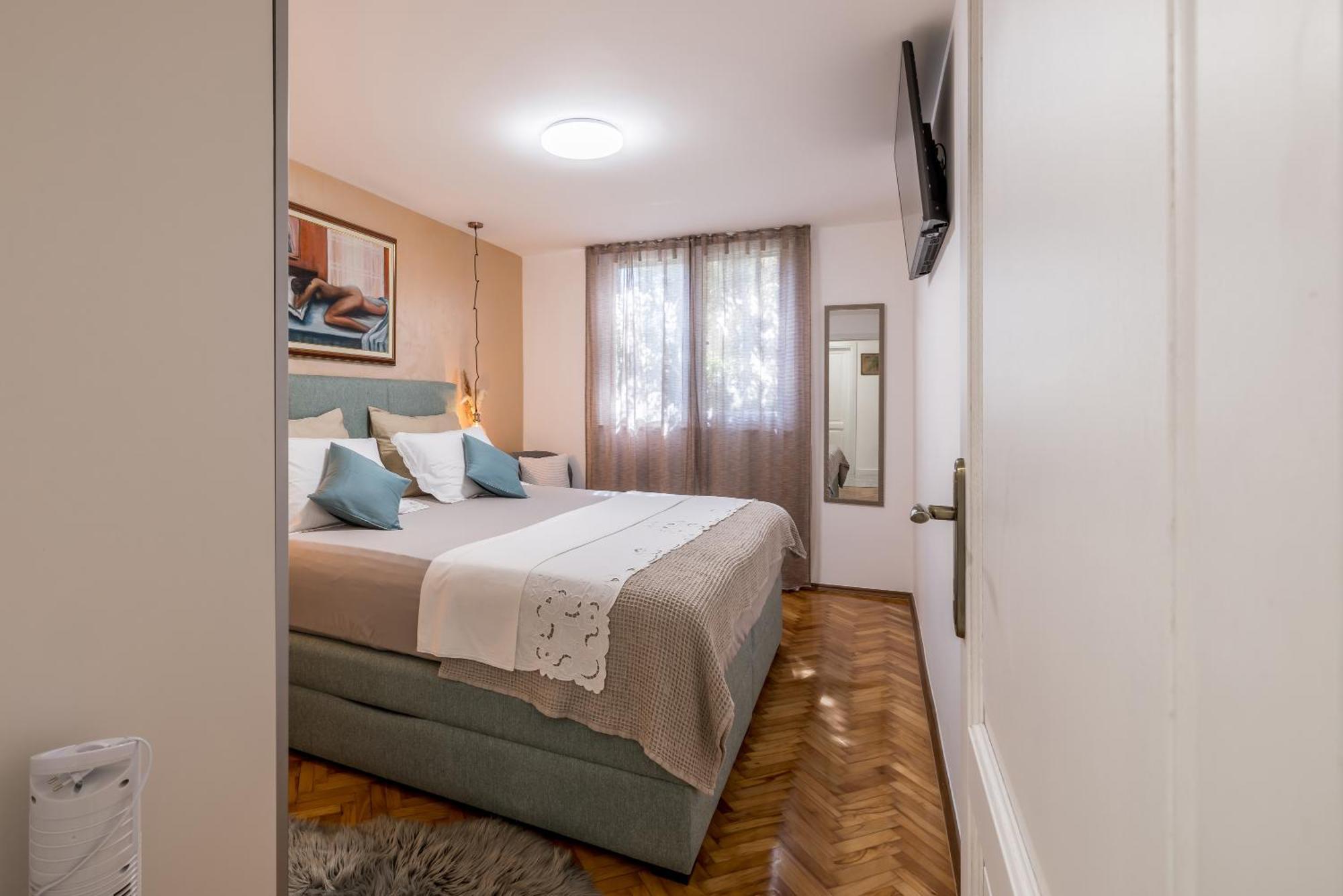 Olive Shade - Apartment Near The Beach สปลิท ภายนอก รูปภาพ