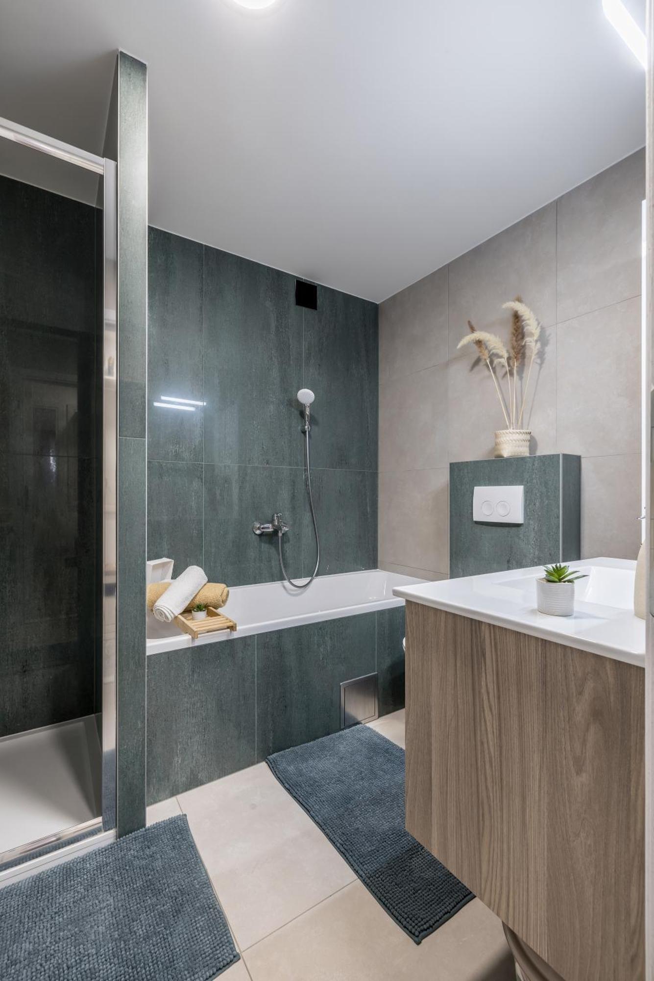 Olive Shade - Apartment Near The Beach สปลิท ภายนอก รูปภาพ