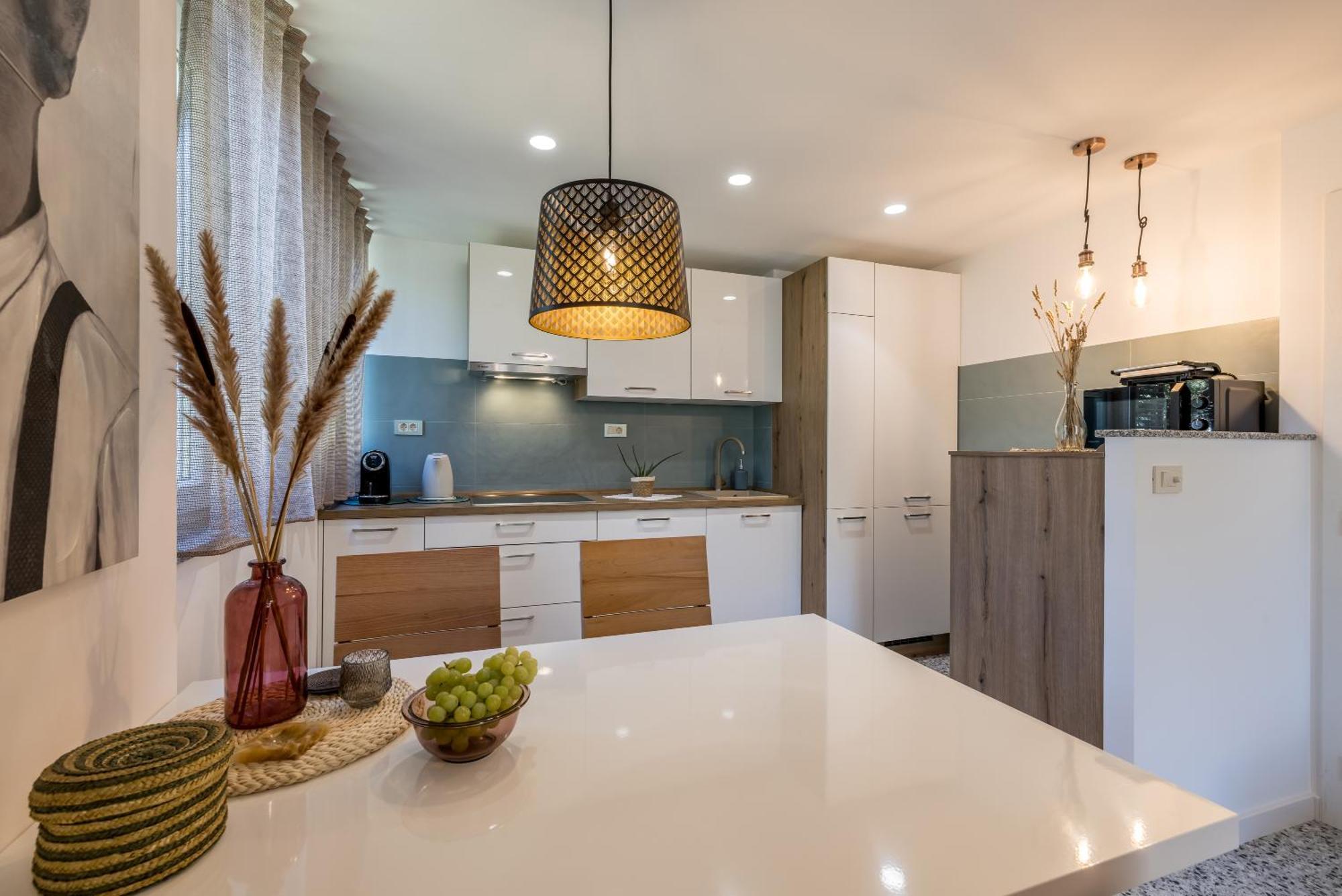 Olive Shade - Apartment Near The Beach สปลิท ภายนอก รูปภาพ